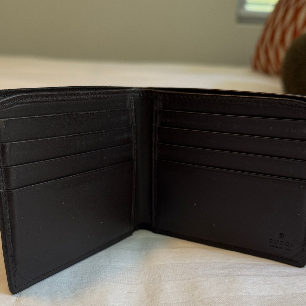 Gucci Beige Monogram Wallet with Green and Red Stripe - Picture 2 of 4